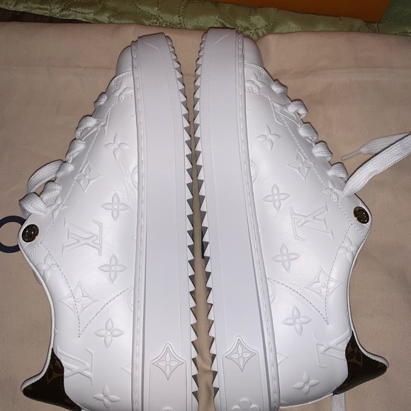 Louis Vuitton Shoes - Louis Vuttion sneakers women Sz 38.5 authentic
